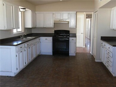 15083 Homestead Dr, El Paso, TX 79928 - photo 2