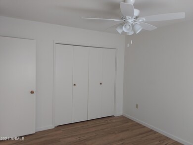 10025 W Cumberland Dr, Sun City, AZ 85351 - photo 7