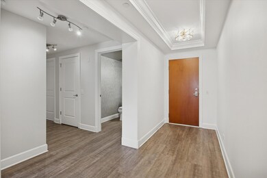 10 E Burlington St unit 3C, Riverside, IL 60546 - photo 3