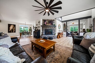 21255 Via Serena Dr, Redding, CA 96003 - photo 4