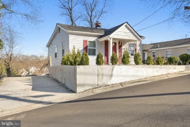 916 Kayak Ave, Capitol Heights, MD 20743 - photo 3