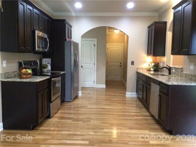 Kitchen, more pictures to come.