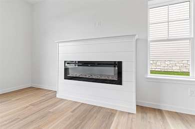 4671 Herbert Hoover Hwy SE unit B, Iowa City, IA 52240 - photo 5