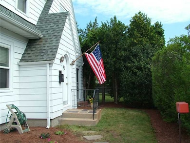 15 Spenstone Rd, Cranston, RI 02910 - photo 2