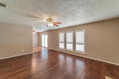 806 Shady Glen Ln, Bedford, TX 76021 - photo 3