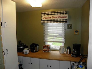 Kitchen. Convenient 7x6 Breakfast Nook / Pantry ar