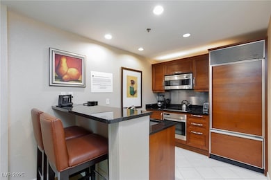 Full size refrigerator, Dishwasher
