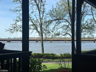 186 Sandcastle Key, Secaucus, NJ 07094 - photo 2