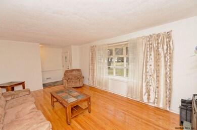 1012 Merlin Dr, Schenectady, NY 12309 - photo 4