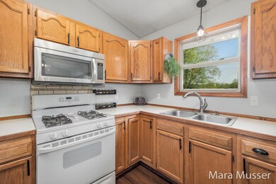 3905 12th St, Wayland, MI 49348 - photo 7