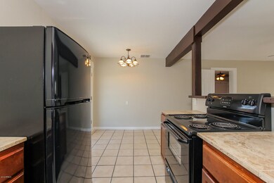 833 E Seldon Ln, Phoenix, AZ 85020 - photo 6