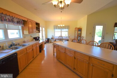 433 Manor Hill Dr, Toms Brook, VA 22660 - photo 7