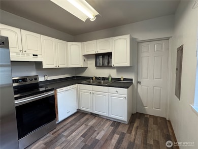 10645 21st Ave SW, Seattle, WA 98146 - photo 7