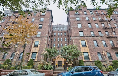 215 Hart Blvd unit 2B, Staten Island, NY 10301 - photo 2