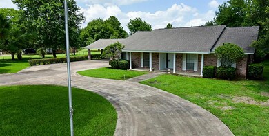 Large circle drive, room for RV.