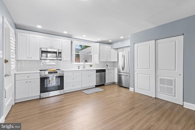 343 Sugartown Rd unit A, Wayne, PA 19087 - photo 4