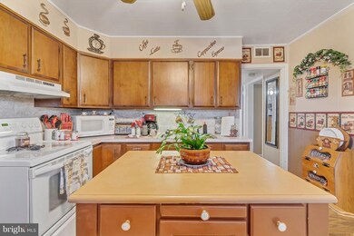 567 Compass Rd E, Middle River, MD 21220 - photo 5