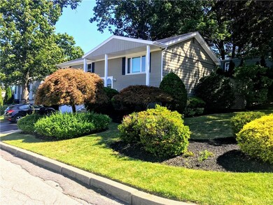 16 Harvest St, Cranston, RI 02920 - photo 2