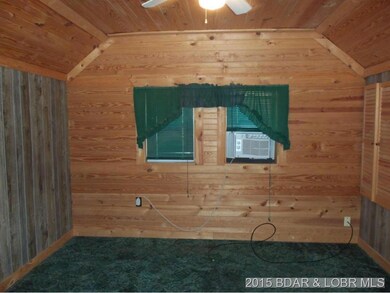 UPPER BEDROOM