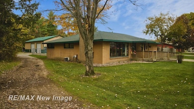 1534 E Gay Ln, Midland, MI 48640 - photo 2