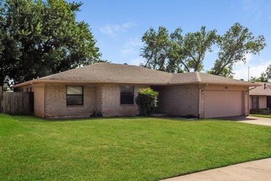 1512 E Main St, Moore, OK 73160 - photo 2