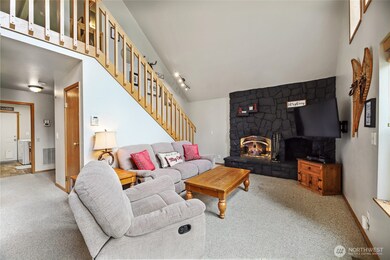 1051 Yellowstone Rd, Snoqualmie Pass, WA 98068 - photo 3