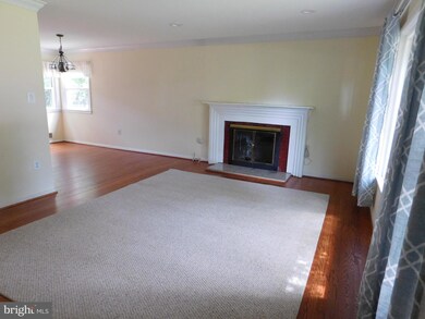 6624 Moly Dr, Falls Church, VA 22046 - photo 2