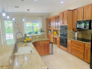 11345 NW 71st St, Doral, FL 33178 - photo 4