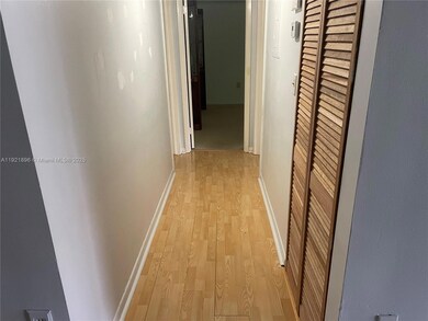 911 NE 199th St unit 20314, Miami, FL 33179 - photo 7