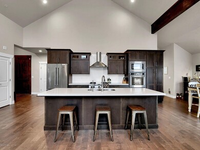 5-web-or-mls-8182 Courtyard Loop, Park C