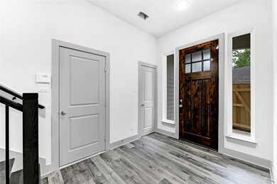 7242 Saint Augustine St, Houston, TX 77021 - photo 5