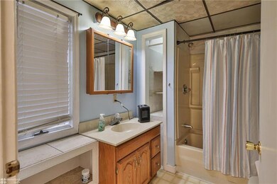 538 E Walnut St, Nazareth, PA 18064 - photo 3