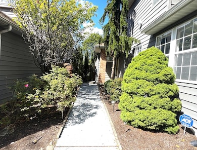 10 Sawgrass Ct, Monroe Township, NJ 08831 - photo 3