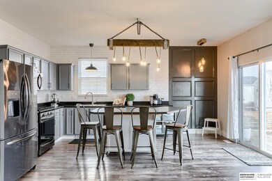 806 Mineral Dr, Papillion, NE 68046 - photo 3