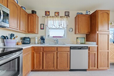 9303 Monique Dr, Fort Wayne, IN 46835 - photo 6