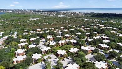 2524 25th Ct, Jupiter, FL 33477 - photo 2