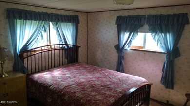 8217 W Oakwood Ave, Baldwin, MI 49304 - photo 7