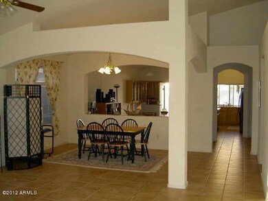420 Calle living room