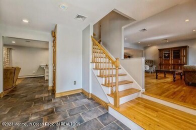 17 oakland foyer 1