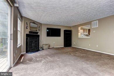 7527 Summer Blossom Ln, Columbia, MD 21046 - photo 5