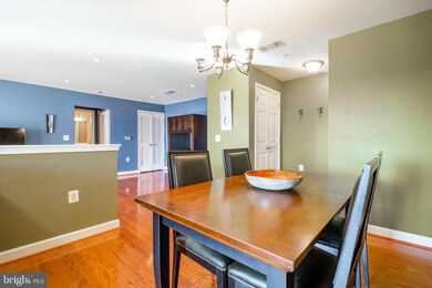 4127 S Four Mile Run Dr unit 403, Arlington, VA 22204 - photo 5