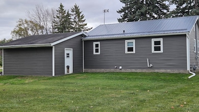 355 SW Ceresco St, Berlin, WI 54923 - photo 6