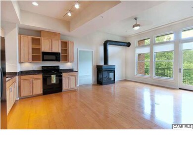 An open-plan design and tall ceilings give the lof