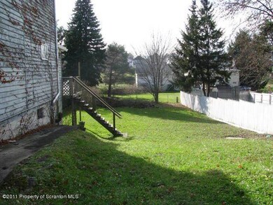 1307 Eynon St, Scranton, PA 18504 - photo 3
