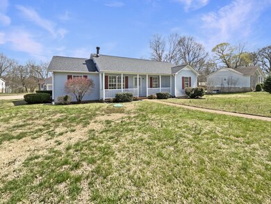 1421 Bradshaw Dr, Columbia, TN 38401 - photo 2