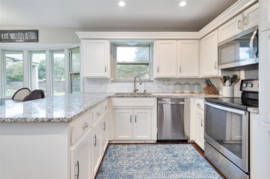 720 Springhill Dr, Hurst, TX 76054 - photo 6