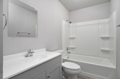 1038 S Hillcrest Ave-15