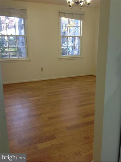 5123 Bradfield Dr, Annandale, VA 22003 - photo 3