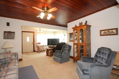 2059 Caine Rd, Fitchburg, WI 53575 - photo 6