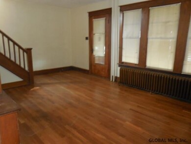 8 Twiller St, Albany, NY 12209 - photo 2